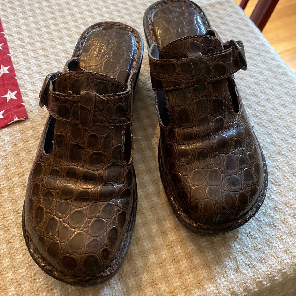 b.o.c. “Snakeskin” clog